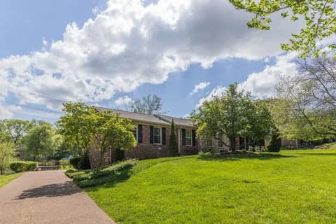 8117 Hilldale Dr